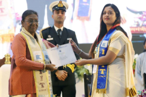 IIIT लखनऊ के दीक्षांत समारोह में शामिल हुईं राष्ट्रपति, बच्चों को दिए निर्देश