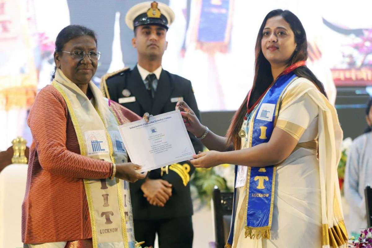 IIIT लखनऊ के दीक्षांत समारोह में शामिल हुईं राष्ट्रपति, बच्चों को दिए निर्देश